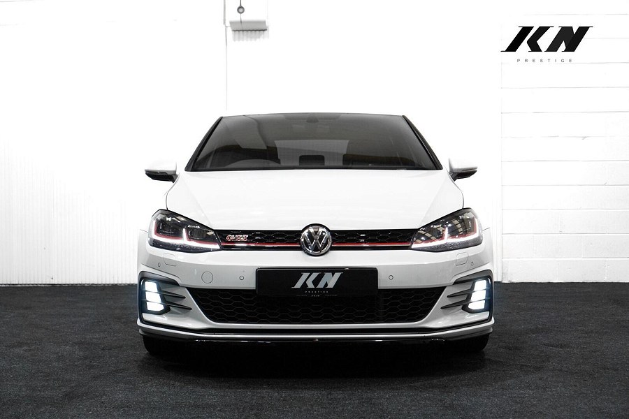 2019 Volkswagen Golf photo 3