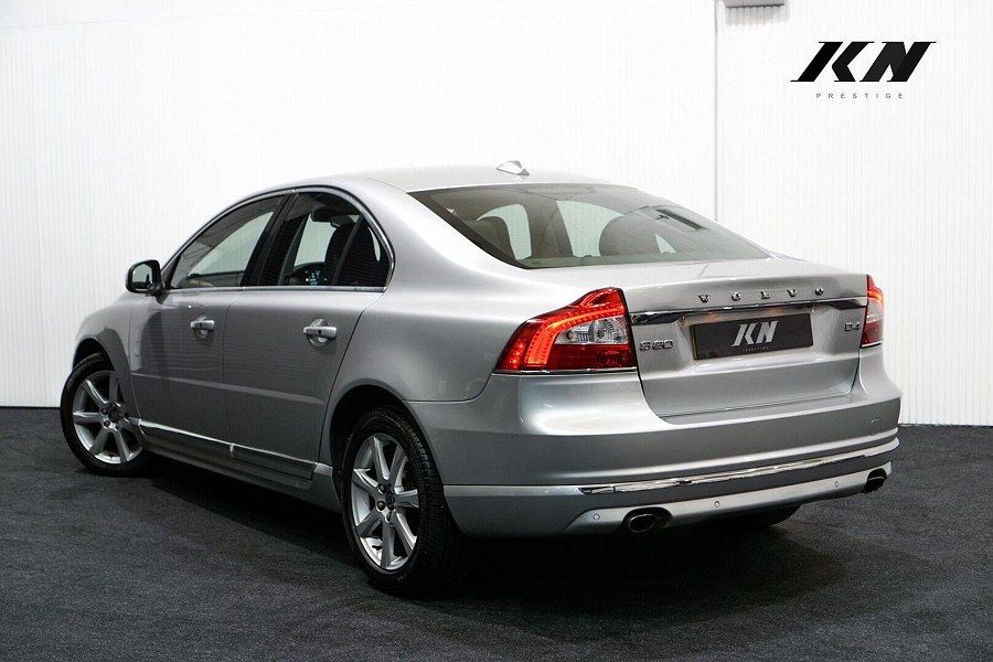 Volvo S80 photo 2