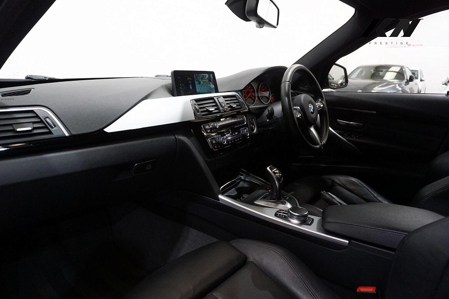 2017 BMW 3 Series photo 13