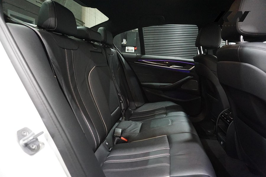 2018 BMW 5 Series photo 9