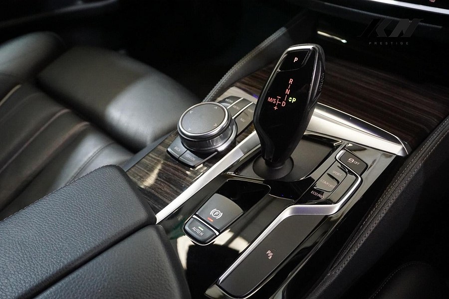 2018 BMW 5 Series photo 6