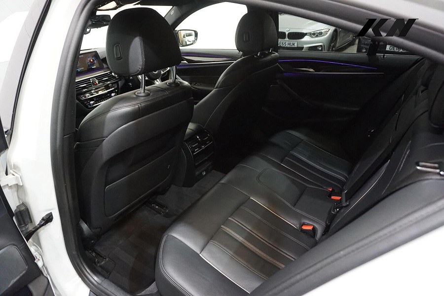 2018 BMW 5 Series photo 11