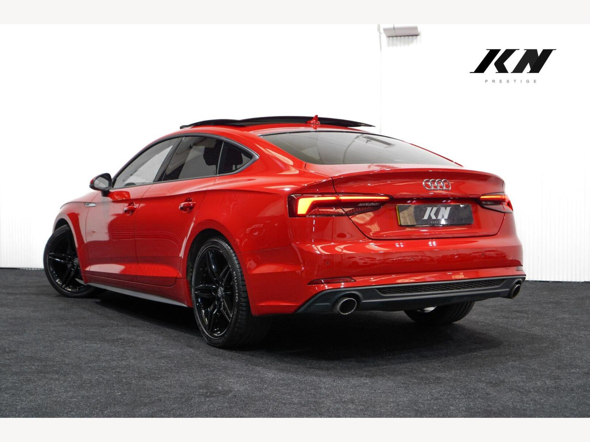 Audi A5 photo 2