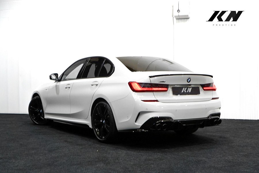 BMW 3 Series photo 2