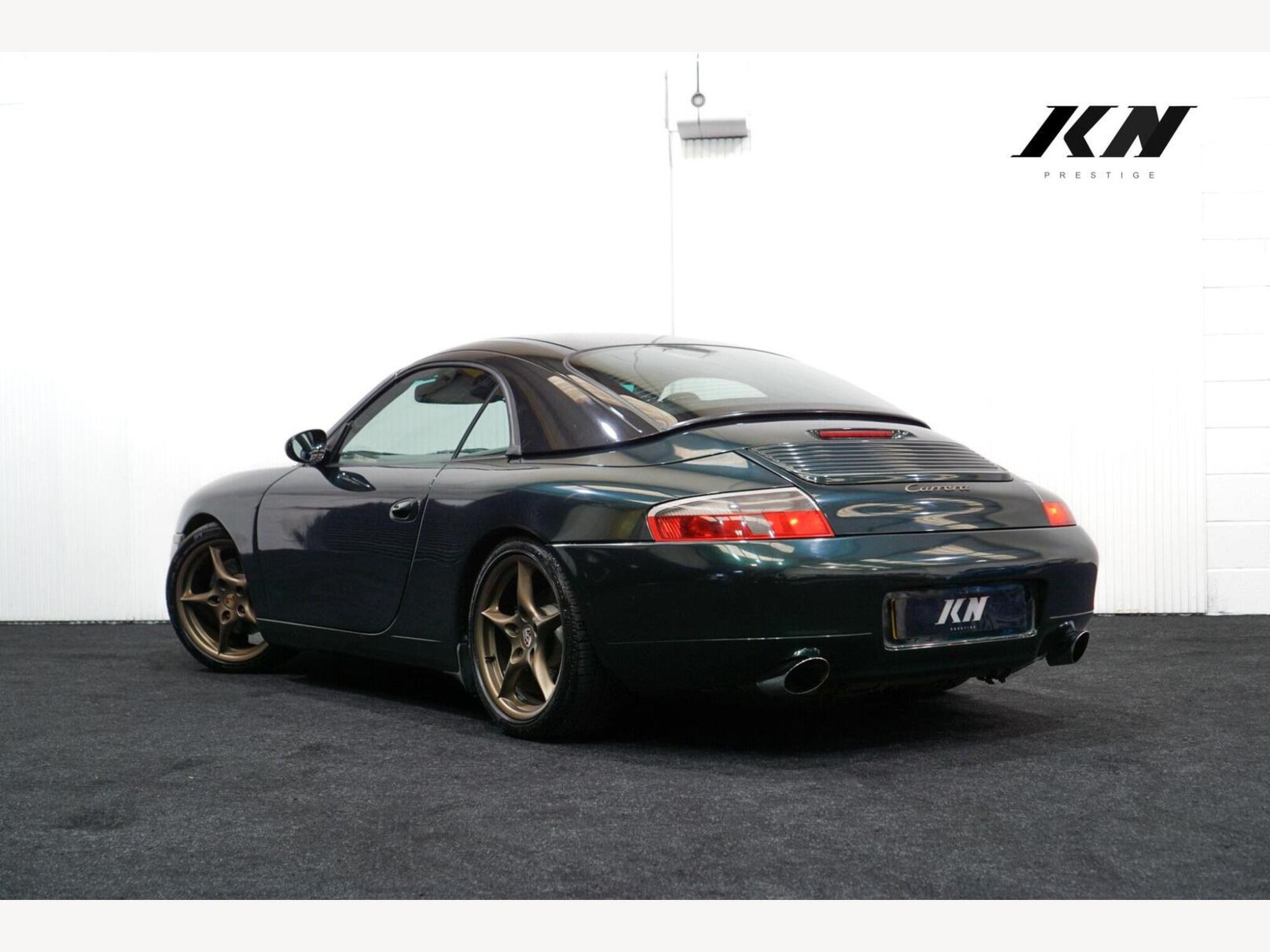 Porsche 911 photo 2