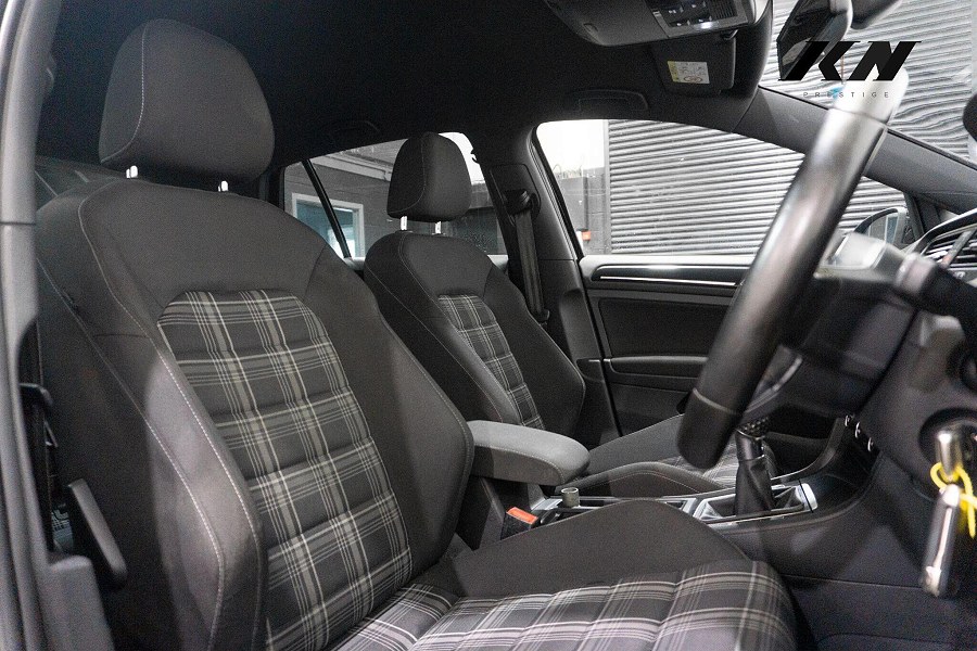 2014 Volkswagen Golf photo 4