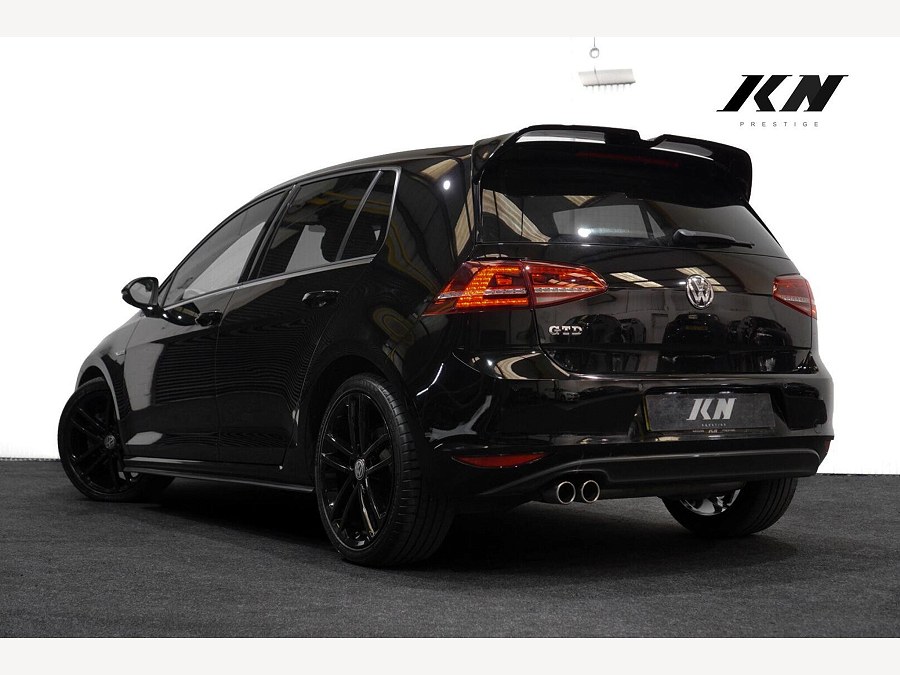 Volkswagen Golf photo 2