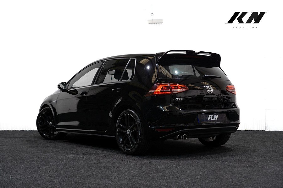 Volkswagen Golf photo 2