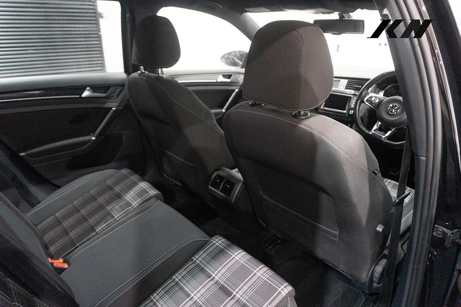2014 Volkswagen Golf photo 8
