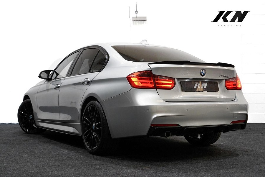 BMW 3 Series photo 2