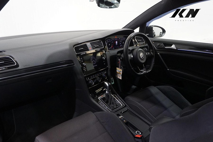 2018 Volkswagen Golf photo 3