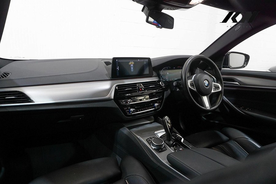 2020 BMW 5 Series photo 3