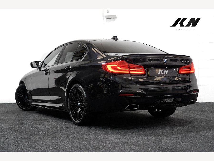 BMW 5 Series photo 2