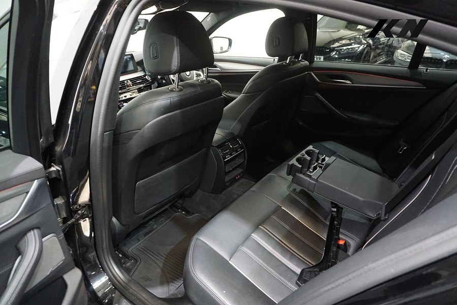 2020 BMW 5 Series photo 10