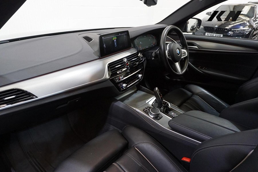 2020 BMW 5 Series photo 8
