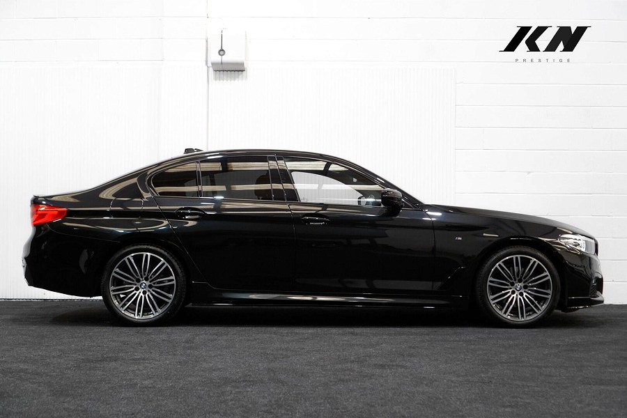 2020 BMW 5 Series photo 9
