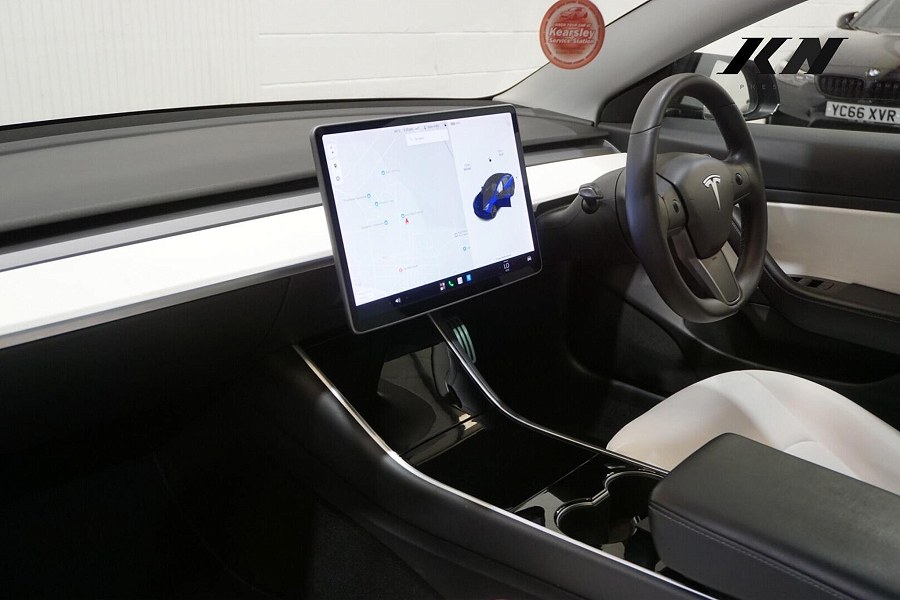 2020 Tesla Model 3 photo 3