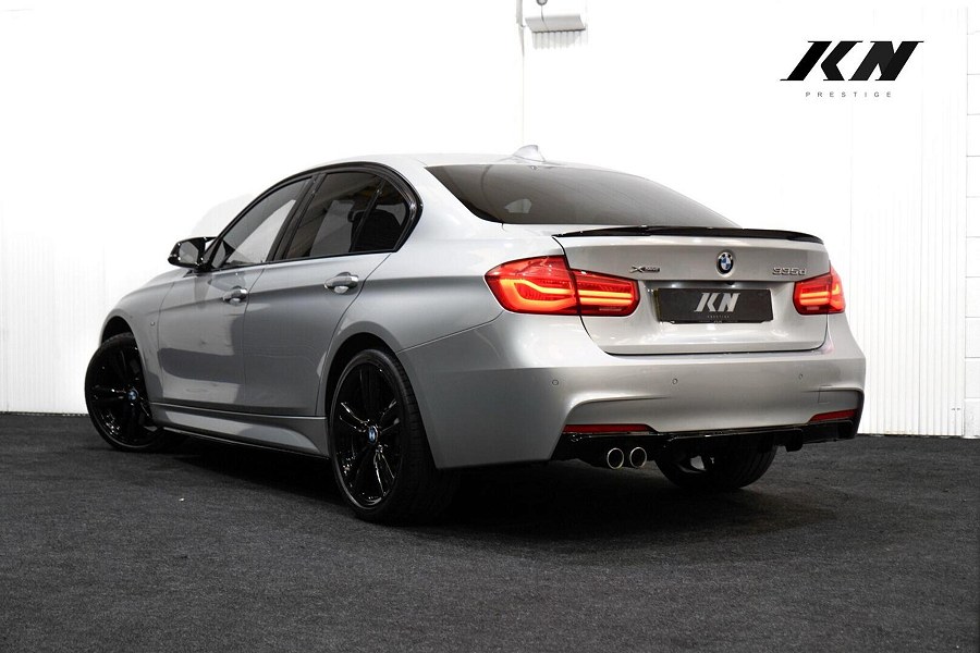 BMW 3 Series photo 2
