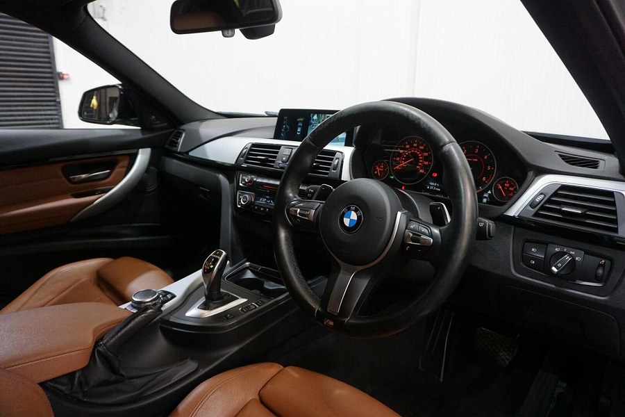 2016 BMW 3 Series photo 10