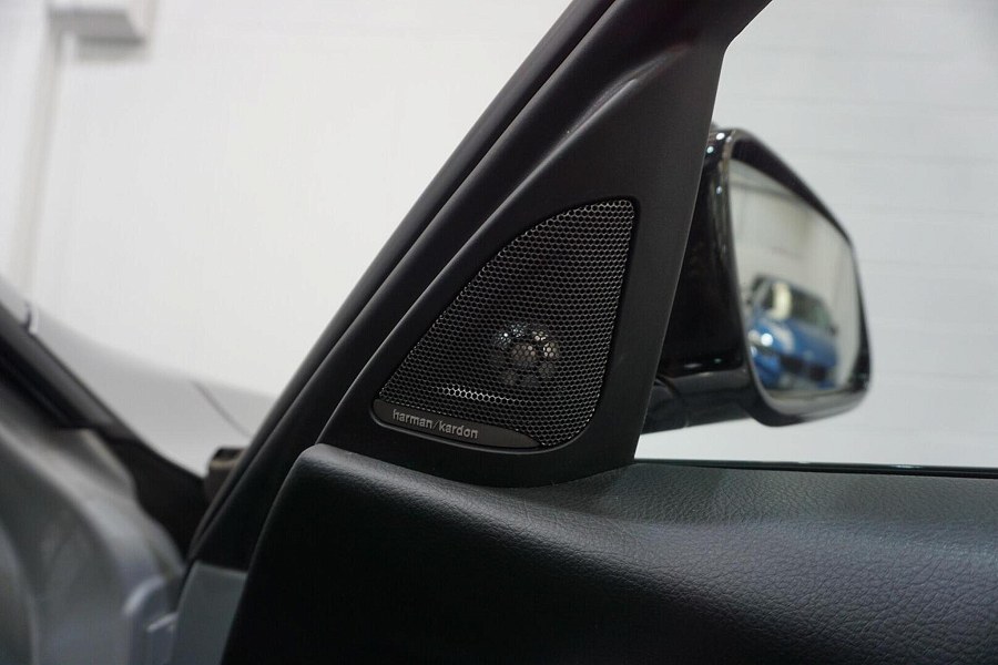 2016 BMW 3 Series photo 9