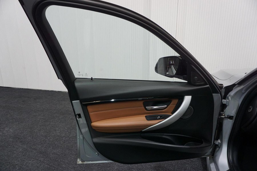 2016 BMW 3 Series photo 14