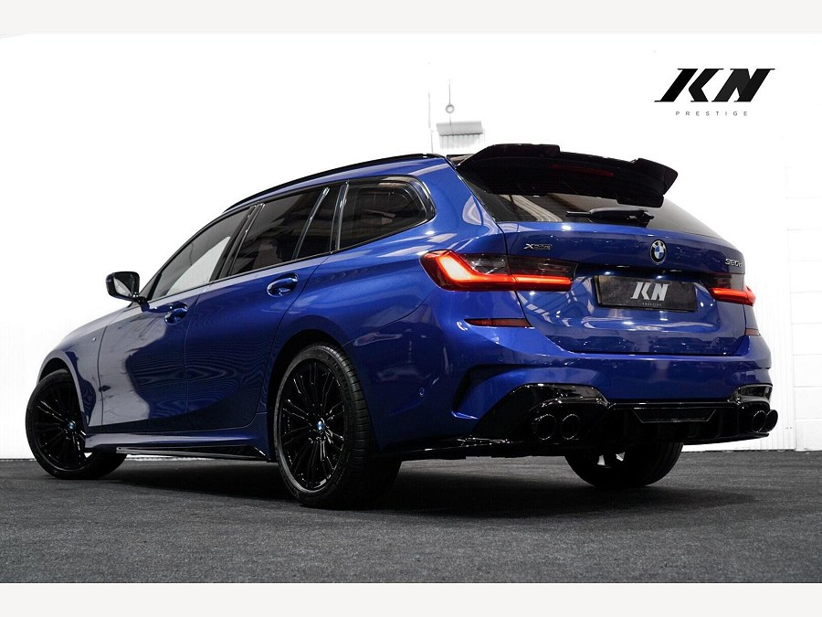 BMW 3 Series photo 2