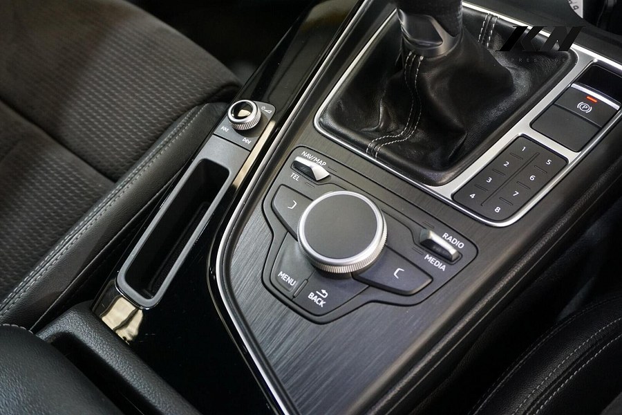 2017 Audi A4 Avant photo 12