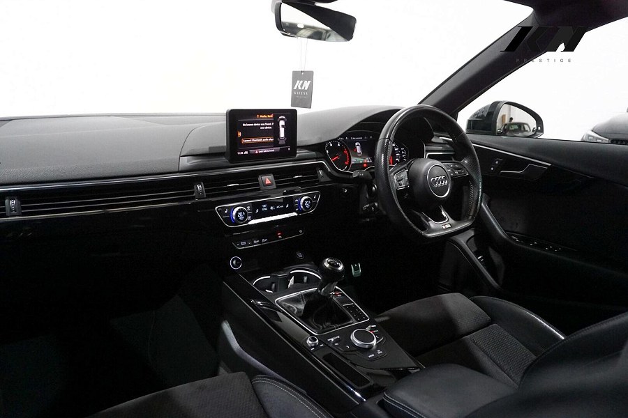 2017 Audi A4 Avant photo 3