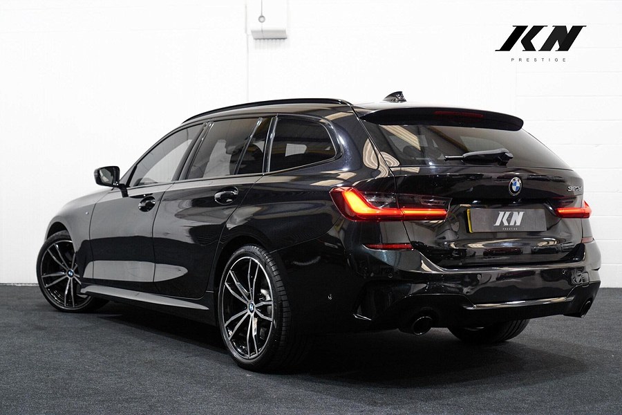 BMW 3 Series photo 2