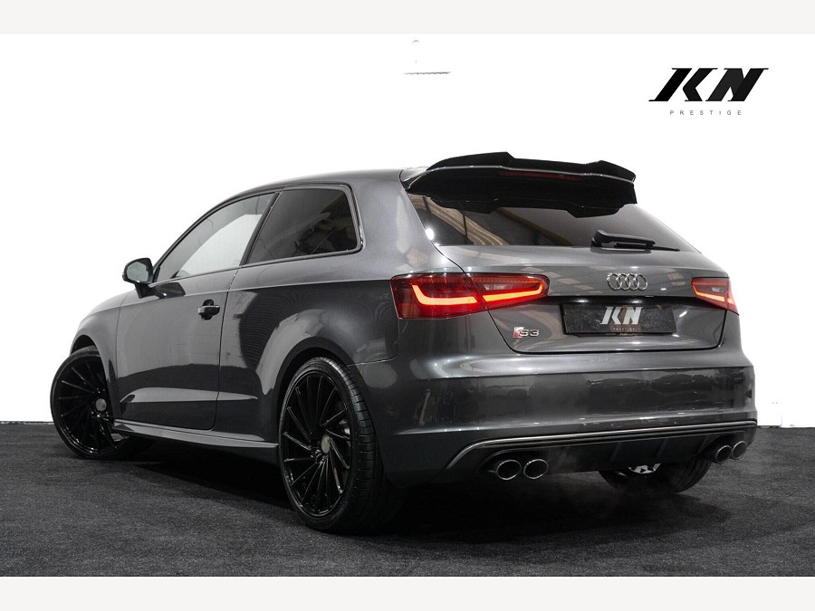 Audi S3 photo 2