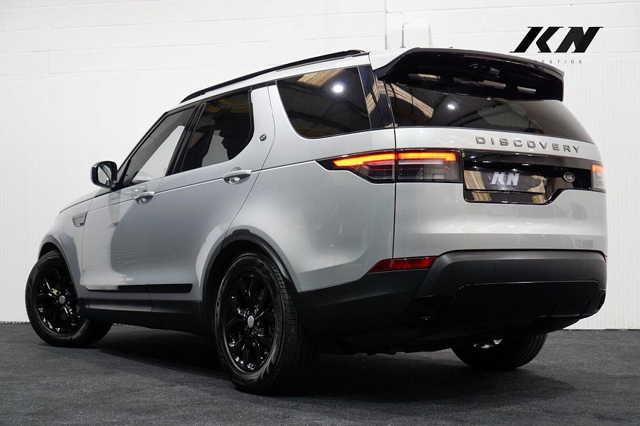 Land Rover Discovery photo 2