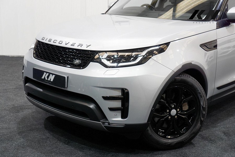 2019 Land Rover Discovery photo 11