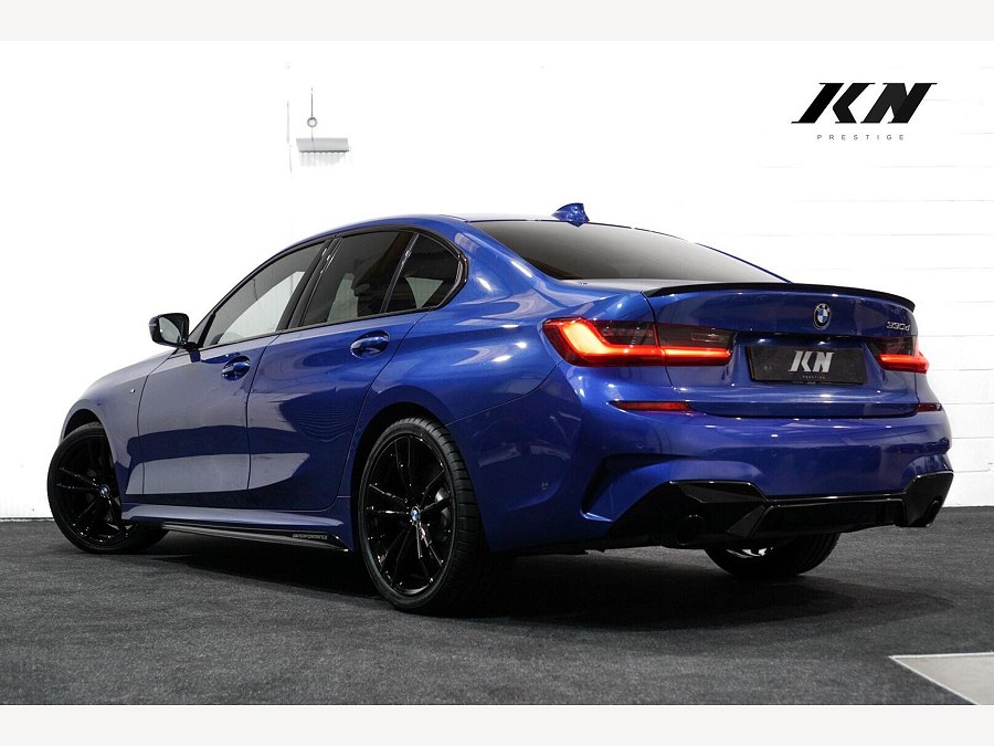 BMW 3 Series photo 2