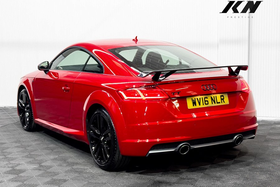 Audi TT photo 2