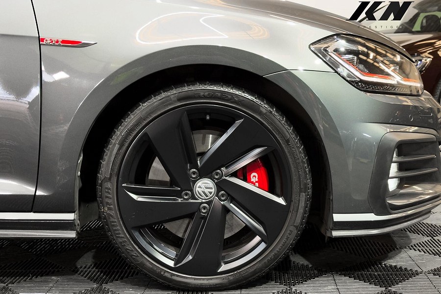 2019 Volkswagen Golf photo 12