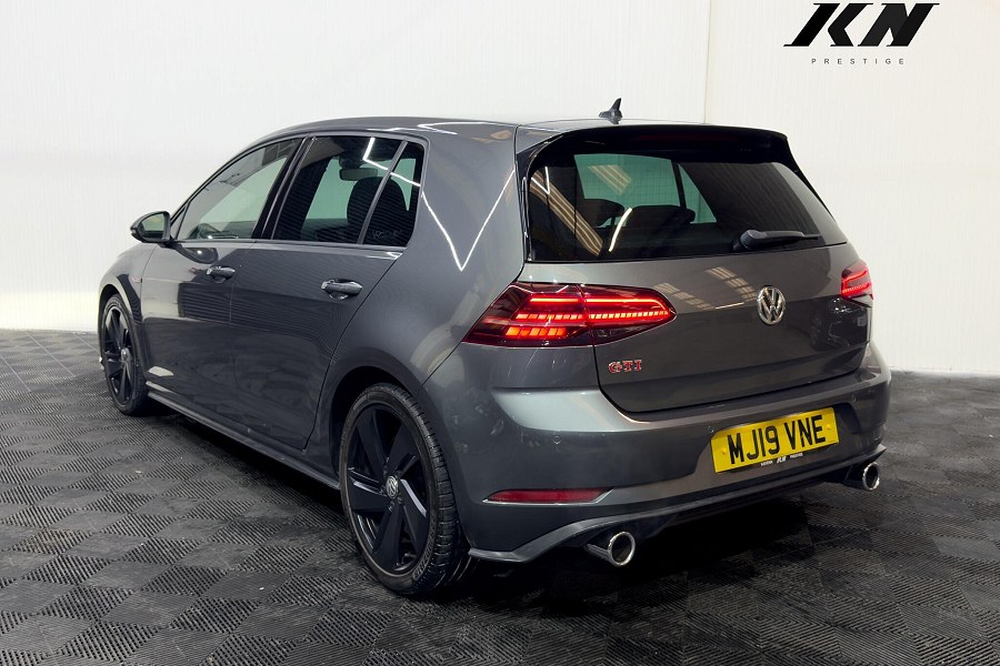 2019 Volkswagen Golf photo 9