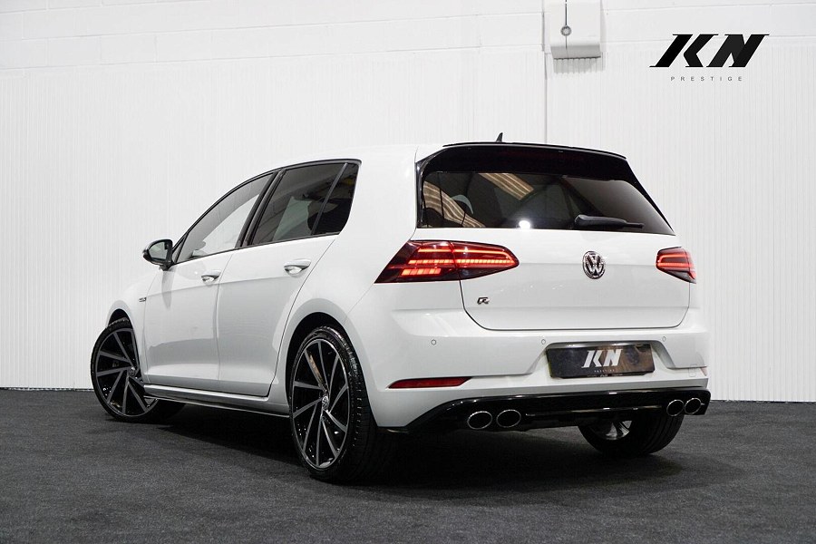 Volkswagen Golf photo 2