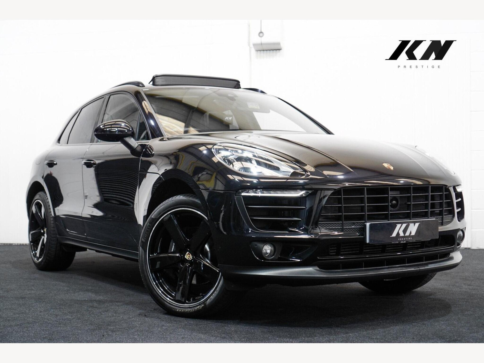 2018 Porsche Macan 2.0T PDK 4WD Euro 6 (s/s) 5dr for sale at Kayenn Prestige