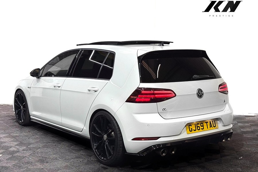 Volkswagen Golf photo 2