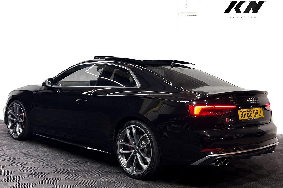 Audi S5 photo 2