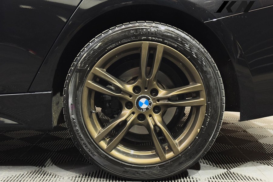 2013 BMW 3 Series photo 12
