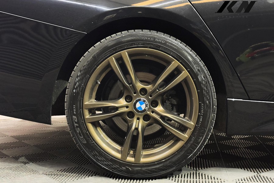 2013 BMW 3 Series photo 9