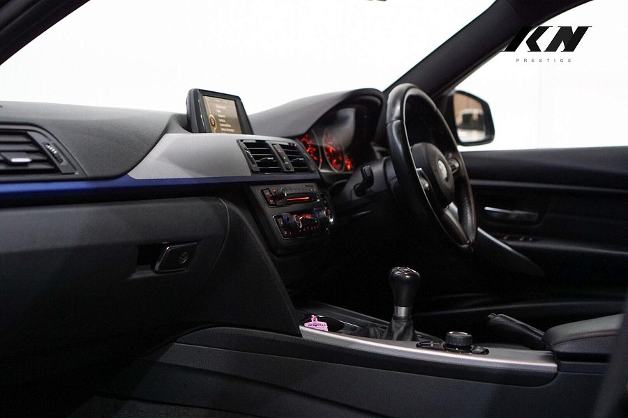2013 BMW 3 Series photo 3