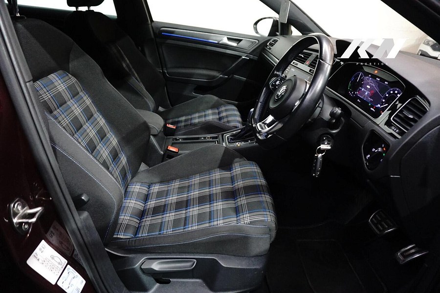 2018 Volkswagen Golf photo 14