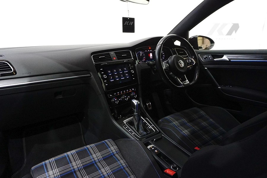2018 Volkswagen Golf photo 11