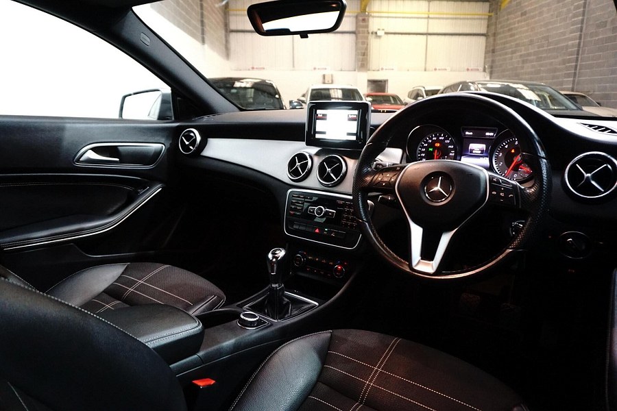2013 Mercedes-Benz CLA photo 10