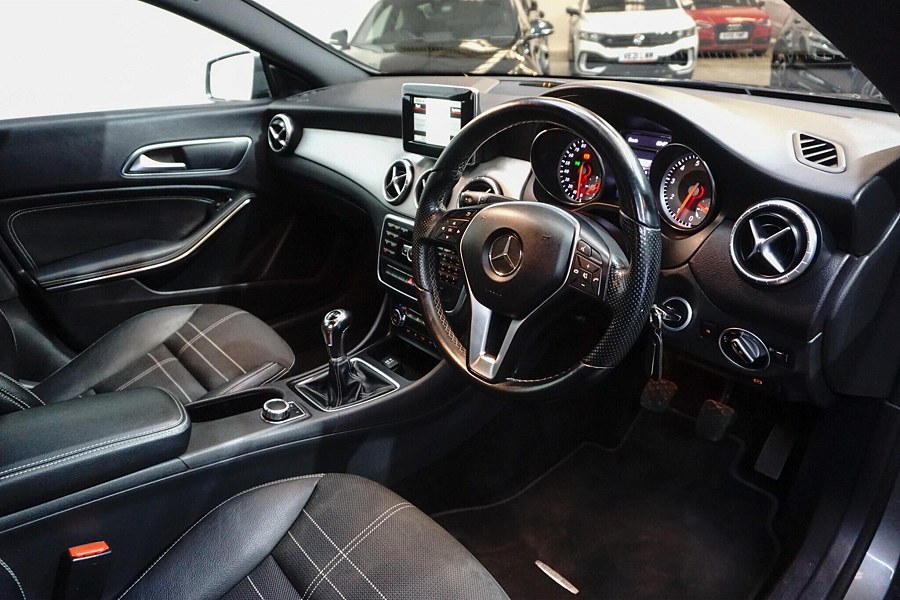 2013 Mercedes-Benz CLA photo 3