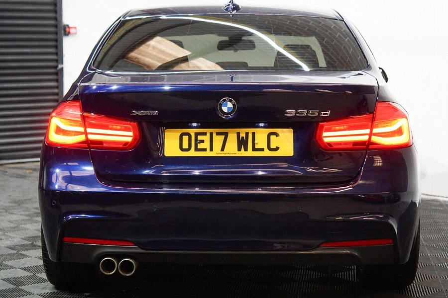 2017 BMW 3 Series photo 5