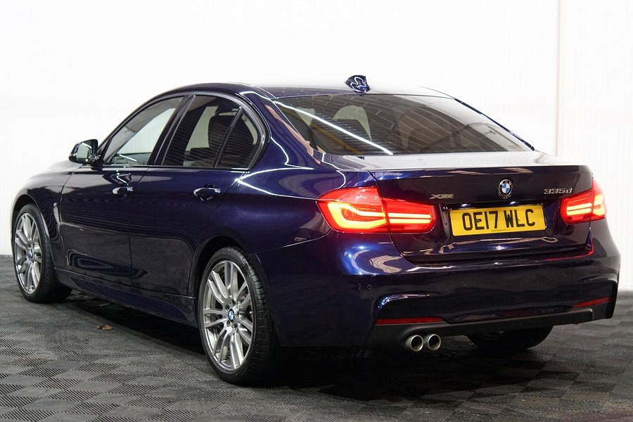 BMW 3 Series photo 2