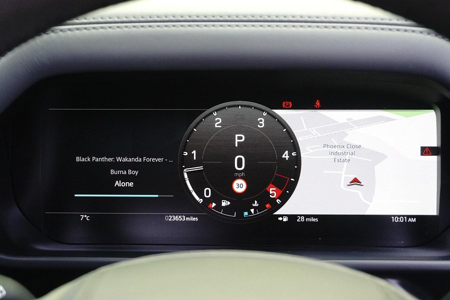 2023 Land Rover Defender 110 photo 11